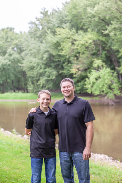 Family photo session, Heideman family, Owners of Familiar Grounds in New London, WI: Brianne Photography